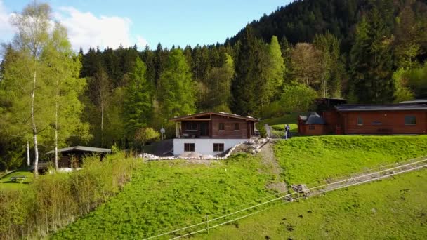 Alp Dağlarının Manzaralı Hava Görüntüleri — Stok video