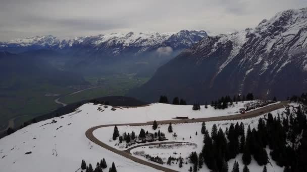 Sceniska Flygbilder Alpernas Berg — Stockvideo