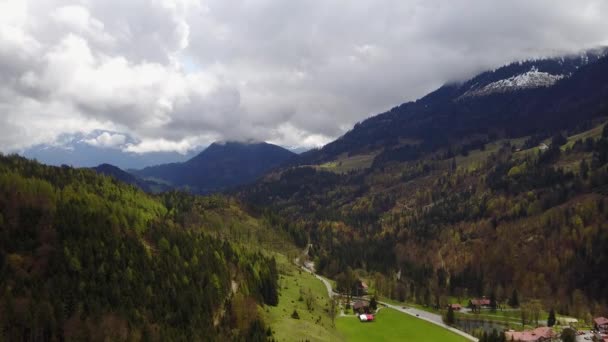 Imagens Aéreas Cênicas Das Montanhas Dos Alpes — Vídeo de Stock