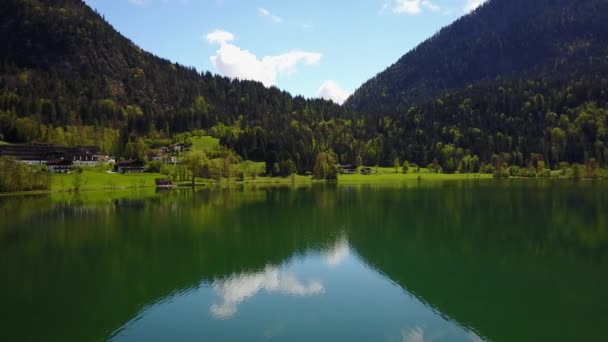 Imágenes Aéreas Escénicas Hermoso Lago Montaña — Vídeo de stock