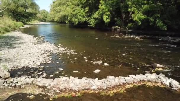 Survoler une vallée avec la rivière Ourthe en Belgique Ardennes, Plan aérien