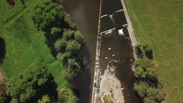 Survoler Une Vallée Avec Rivière Ourthe Belgique Ardennes Plan Aérien — Video