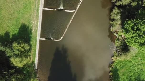 Survoler Une Vallée Avec Rivière Ourthe Belgique Ardennes Plan Aérien — Video