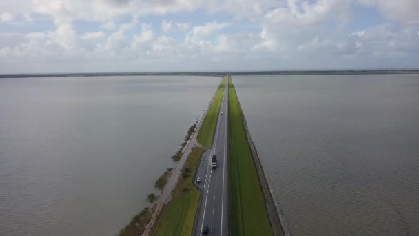 Route d'accès à l'île de Romo dans le parc national danois Wadden mer
