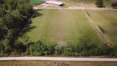 Hollanda 'daki yerel futbol sahasının havası