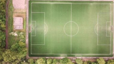 Hollanda 'daki yerel futbol sahasının havası