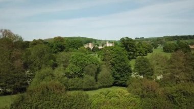 Sudeley Kalesi Winchcombe, Gloucestershire, İngiltere yakınlarındaki Cotswolds 'da yer almaktadır.