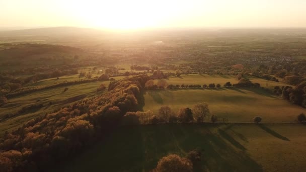 英国科茨沃尔德风景中的金色落日 — 图库视频影像