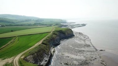Kilve Sahili, Bristol Kanalı 'ndaki Jurassic Sahili' yle ünlüdür.
