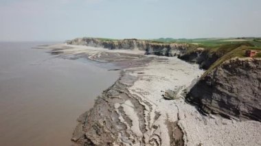 Kilve Sahili, Bristol Kanalı 'ndaki Jurassic Sahili' yle ünlüdür.