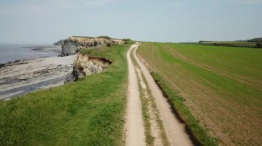 Kilve Sahili, Bristol Kanalı 'ndaki Jurassic Sahili' yle ünlüdür.