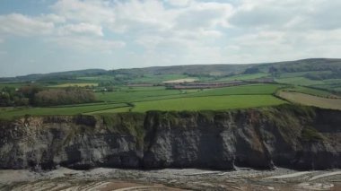 Kilve Sahili, Bristol Kanalı 'ndaki Jurassic Sahili' yle ünlüdür.