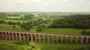 Ouse Viyadük (Balcombe Viaduct olarak da bilinir), Sussex 'teki Ouse Nehri üzerinden Londra-Brighton Demiryolu Hattı' nı taşır.