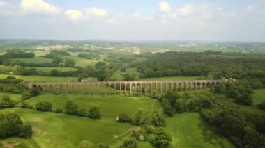 Ouse Viyadük (Balcombe Viaduct olarak da bilinir), Sussex 'teki Ouse Nehri üzerinden Londra-Brighton Demiryolu Hattı' nı taşır.
