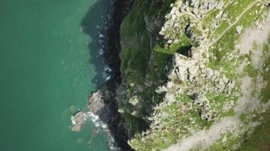 Kuzey Devon 'daki Kayalık Vadisi Havalimanı, Lynton köyünün batısı.