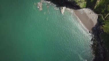 Kuzey Devon 'daki Kayalık Vadisi Havalimanı, Lynton köyünün batısı.