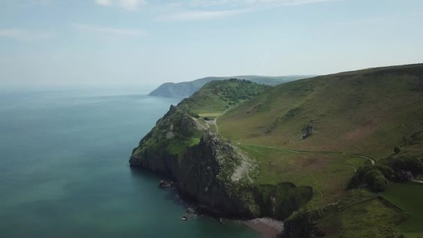 Εναέρια Της Κοιλάδας Των Βράχων Στο Βόρειο Devon Αγγλία Δυτικά — Αρχείο Βίντεο