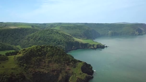 Aérea Valley Rocks Norte Devon Inglaterra Oeste Aldea Lynton — Vídeo de stock