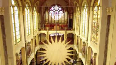 Hollanda, Hoorn 'daki güzel Katolik Koepelkerk kilisesinin görüntüleri.