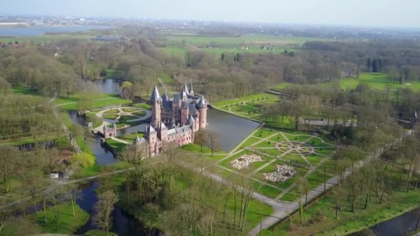 オランダの城Haarzuilensの空中ショット — ストック動画