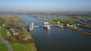 Hollanda 'da Amerongen yakınlarında kilitlenme ve Weir kompleksi