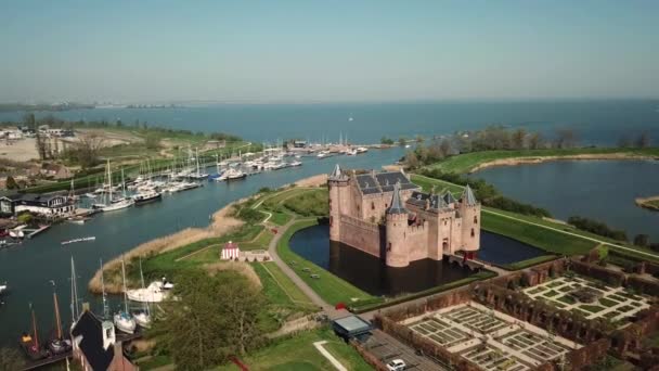 Tiro Aéreo Fps Del Castillo Muiderslot Muiden Holanda — Vídeos de Stock