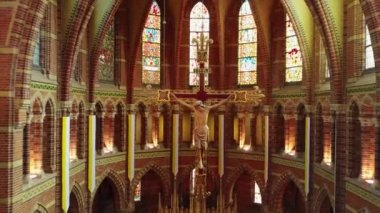 Hollanda, Hilversum 'da orgu olan güzel Katolik Sint-Vituskerk kilisesinin görüntüleri.