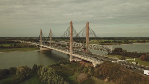 Martinus Nijhoff Und Eisenbahnbrücke Über Den Waal Holland — Stockvideo