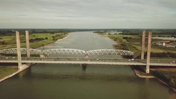 Martinus Nijhoff Most Kolejowy Nad Rzeką Waal Holandii — Wideo stockowe
