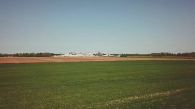 Kum ocağı, kumun çıkarılması sırasında derinlemesine araştırılan maddeyi farklı kesirlere ayırmak için,