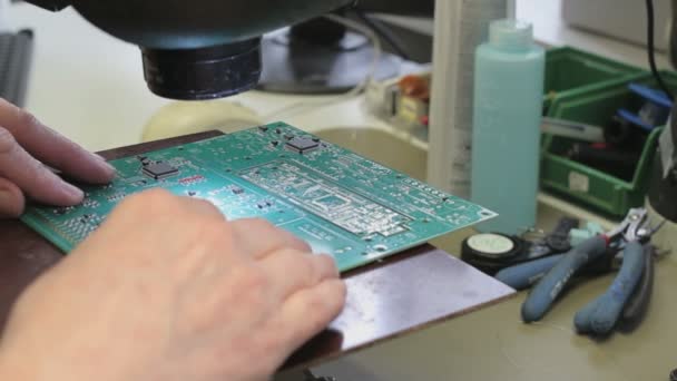 Montage Circuits Imprimés Les Commissions Contrôle Des Erreurs — Video