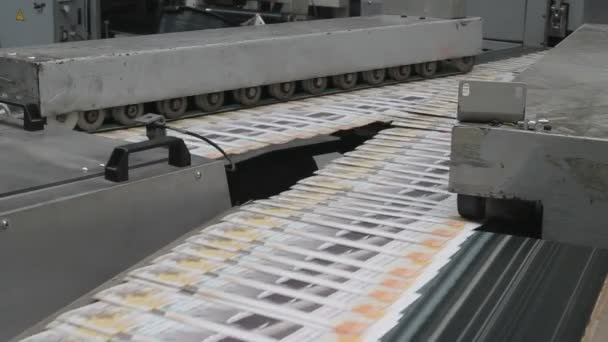 Крупным Планом Кадры Промышленной Печати Листовок Журналов — стоковое видео