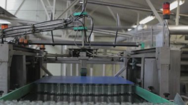 Jam Factory 'nin yakın çekim görüntüleri. Montaj satırı