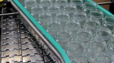 Jam Factory 'nin yakın çekim görüntüleri. Montaj satırı