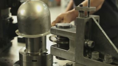 Metal Dönüşü ve Derin Çizim üzerine uzmanlaşmış şirketin yakın çekim üretimi