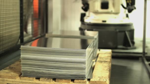 专业生产金属纺丝和深拉丝的公司的特写产品 — 图库视频影像