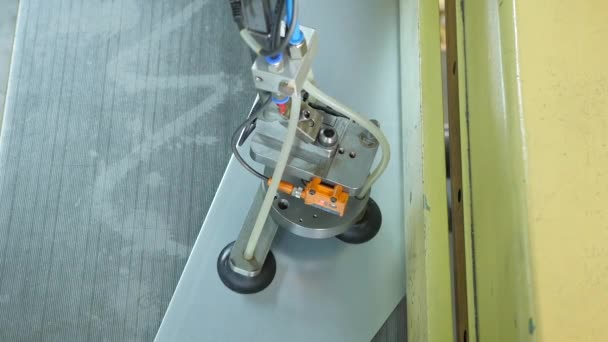 ภาพระยะใกล ของกระบวนการผล ตโนม ในโรงงานโลหะ — วีดีโอสต็อก