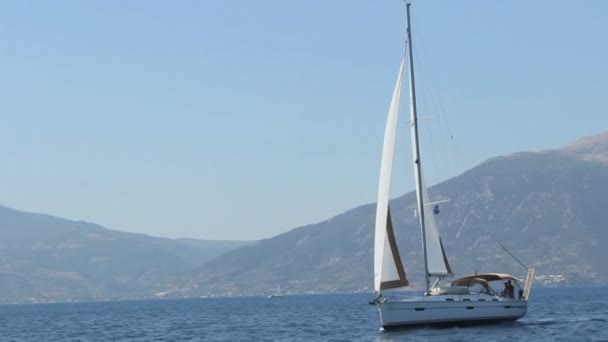 美丽风景和帆船的风景镜头 — 图库视频影像