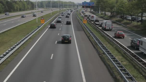 Hay Mucho Tráfico Autopista Esta Toma Realiza Cerca Ámsterdam Autopista — Vídeo de stock
