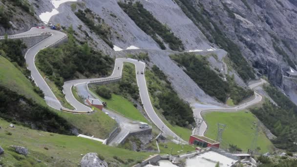 Passo Stelvio Itália Lotes Motoristas Estão Pedalando Para Cima Para — Vídeo de Stock