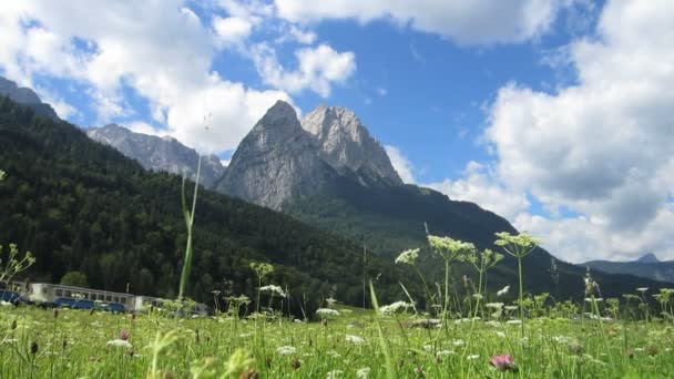 Montanha Dolomite Itália Comboio Está Passar — Vídeo de Stock