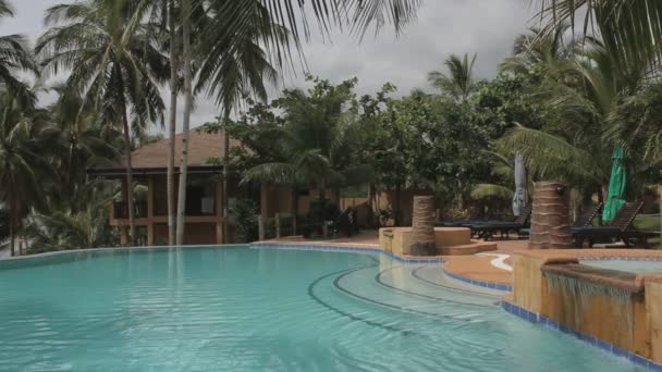 Piscina Com Vista Mar Com Borda Infinita — Vídeo de Stock