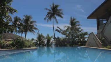 Sınırsız Kenarlı Deniz Manzaralı Yüzme Havuzu