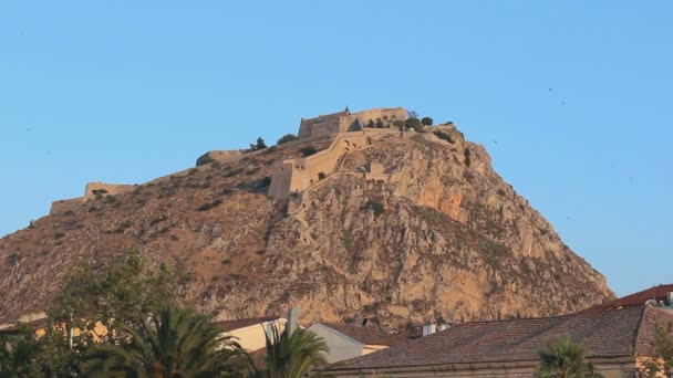 Мбаппе Красочной Жизни Греции Замком Вершине Горы — стоковое видео