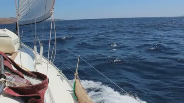 Belas Fotos Vida Colorida Grécia Com Barcos Vela Água Azul — Vídeo de Stock