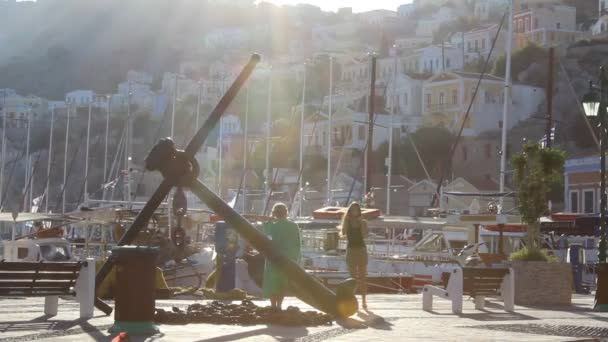 Imagens Belo Porto Grécia Com Vários Barcos Vela — Vídeo de Stock