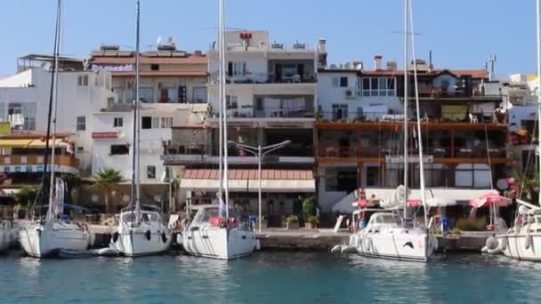 Imágenes Del Hermoso Puerto Grecia Con Varios Barcos Vela — Vídeos de Stock