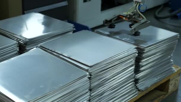 金属工厂自动化制造过程的特写镜头 — 图库视频影像