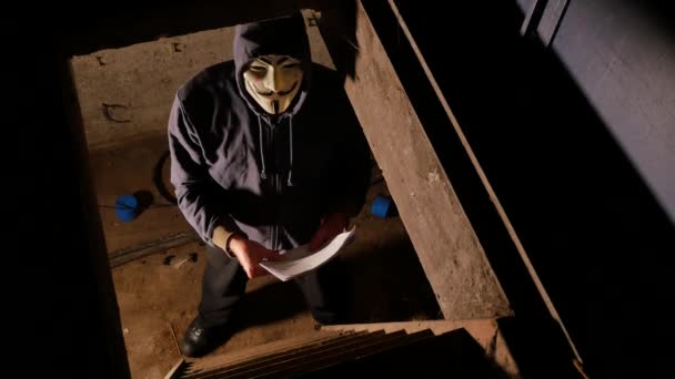 Amsterdam Nederländerna Augusti 2017 Hacker Med Anonym Vendetta Mask — Stockvideo