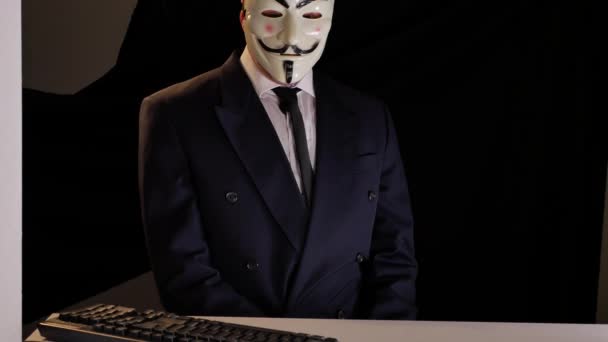 Амстердам Нидерланды Августа 2017 Года Хакер Анонимной Маской Вендетты — стоковое видео